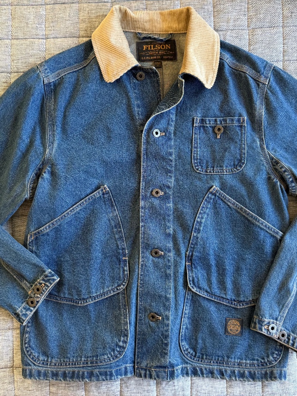 Filson 11oz Denim Outfitter Jacket Light Indigo Jean Chore Jacket - Men's Small